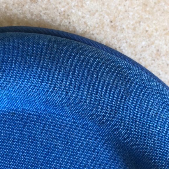 Hard Shell Headphone Travel Carrying Case - Picture 14 of 16